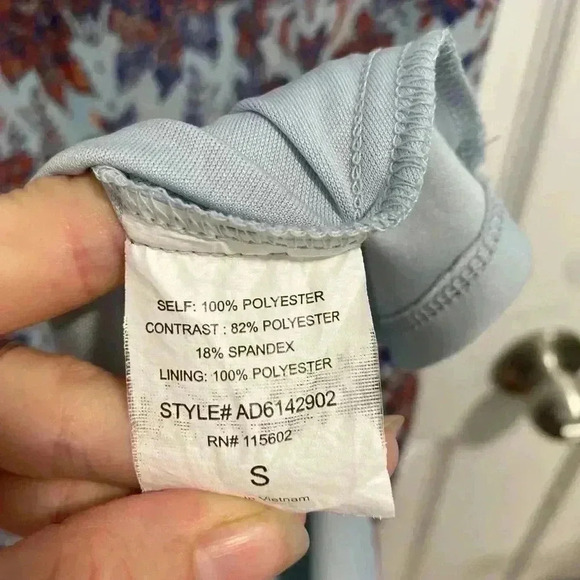 ASTR Women’s Blue Floral Fit & Flare Dress Size Small Mesh Back Cutout Sleeveles - Picture 6 of 8